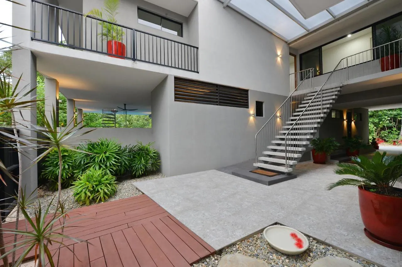 The Port Douglas Beach House 0*,